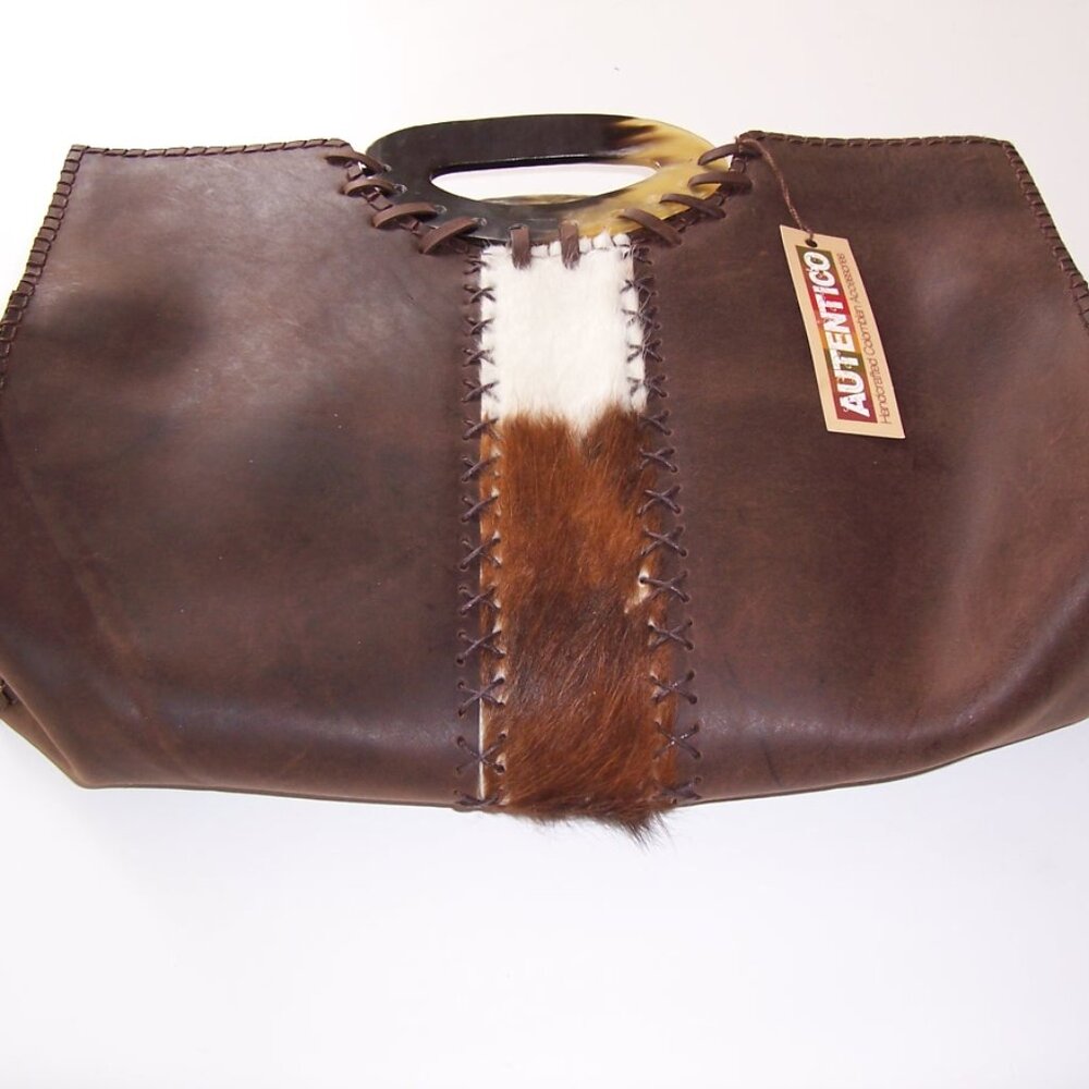Handcrafted Leather  Bag from Columbian Brand is Autentico